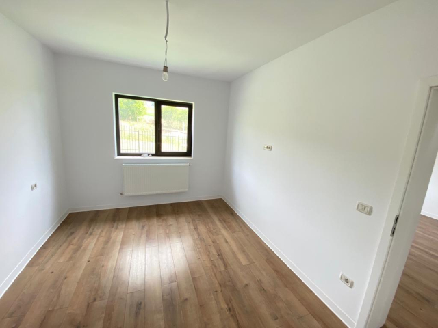 4 camere,  100mp, de vanzare casa in zona Miroslava,  (2 km de Family Market) 150668