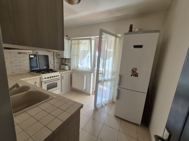 Apartament, 3 camere  semidecomandat,  70 mp, CUG, de inchiriat,  (Ideal Residence) 163021