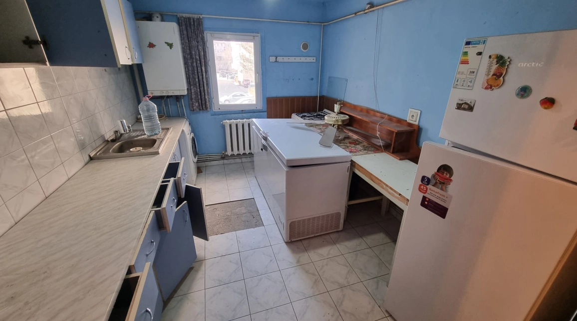 Oferta Tomesti apartament 93 mp, 4 camere, decomandat, de vanzare,  Scoala Patrascanu imagine 1