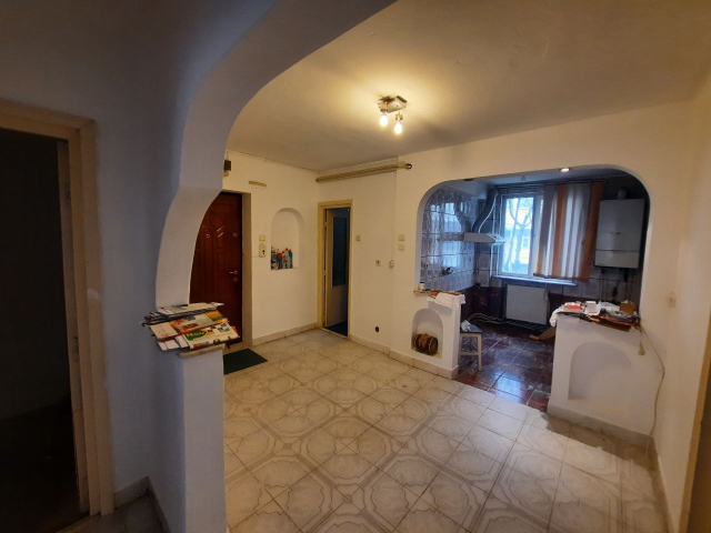 Apartament, 3 camere  decomandat,  65 mp, Precista, de vanzare,  (Profi / Scoala nr 10) 161901