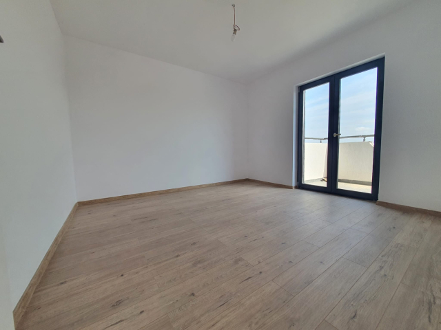 Apartament nou de vanzare, 3 camere,  decomandat,  80 mp, CUG,  (Valea Adanca - gradina si parcare proprie) 162180