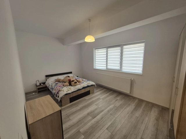 Apartament 3 camere - Rediu