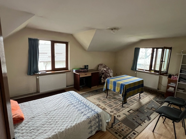 Apartament 4 camere - Valea Ursului