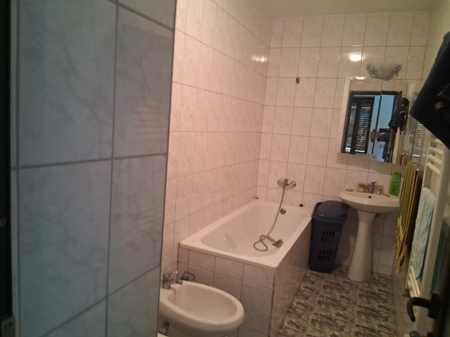 Apartament 4 camere - Popas Pacurari