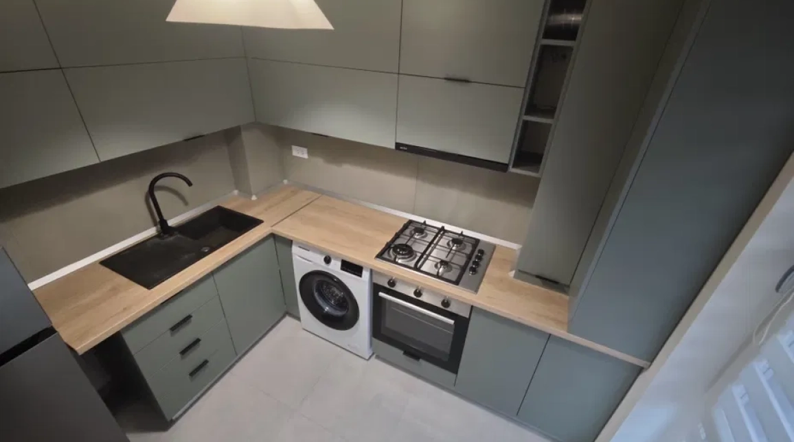 Oferta Apartament, 1 camera decomandat, 39 mp, Bucium, de inchiriat,  Family Market imagine 1