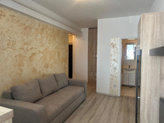 Apartament 3 camere - Centru
