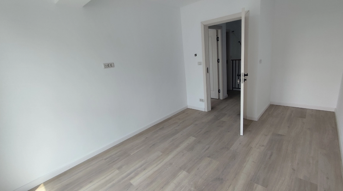 Oferta Apartament nou de vanzare, 3 camere, semidecomandat, 80 mp, Popas Pacurari,  400m de la drumul european imagine 3