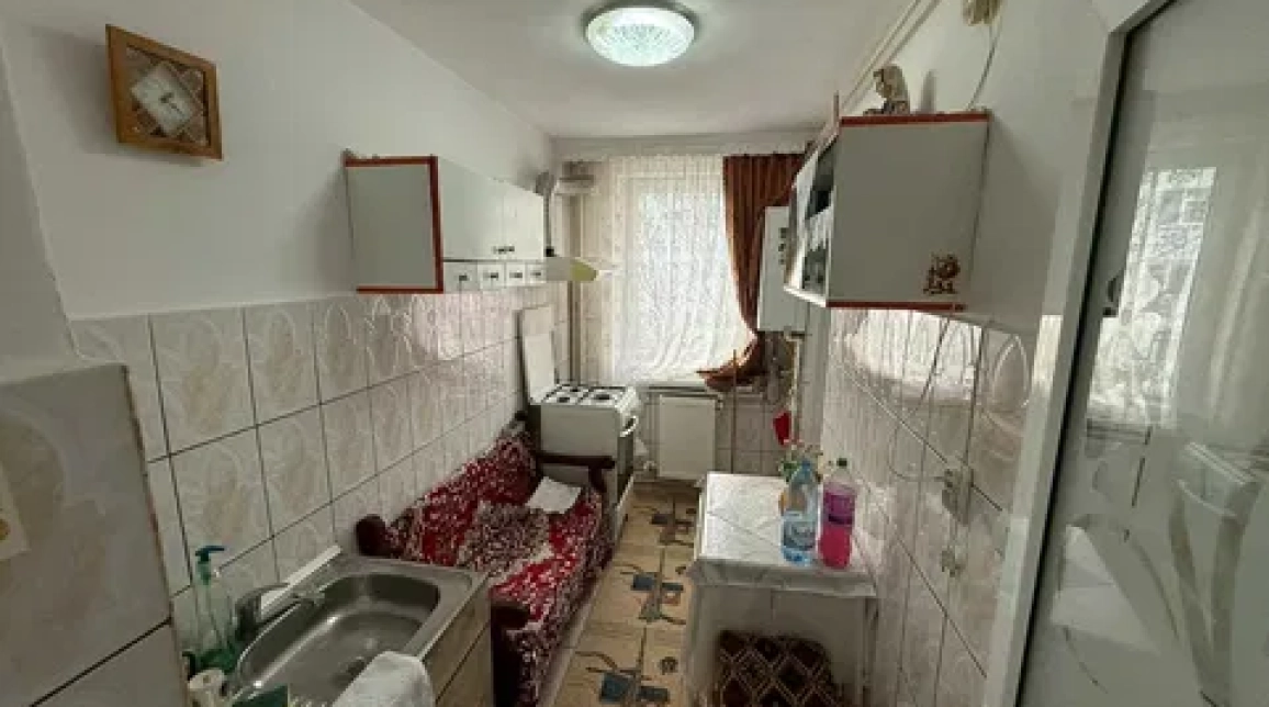 Oferta Apartament, 3 camere semidecomandat, 55 mp, Darmanesti, de vanzare imagine 4