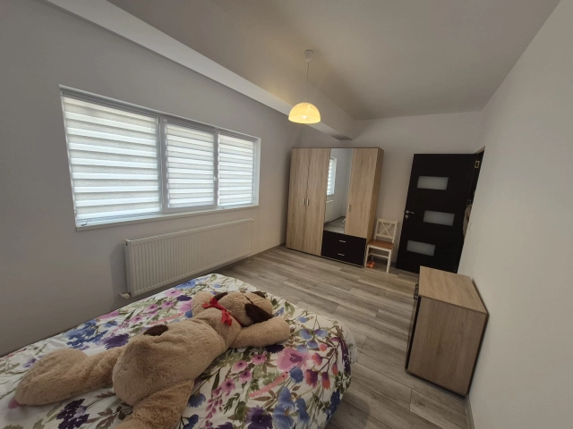 Apartament 3 camere - Rediu