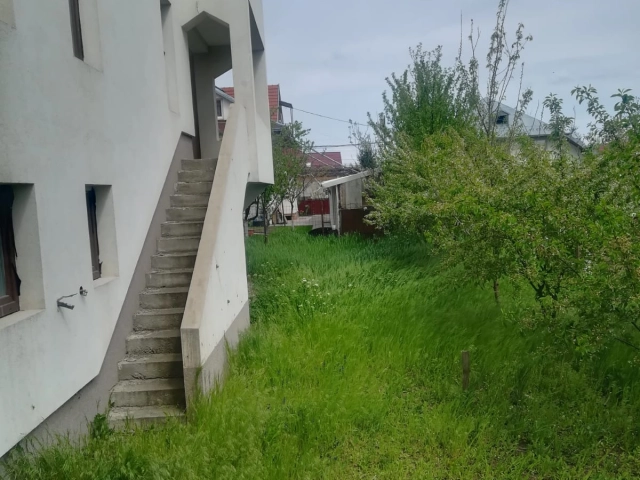 Apartament 9 camere - Valea Lupului