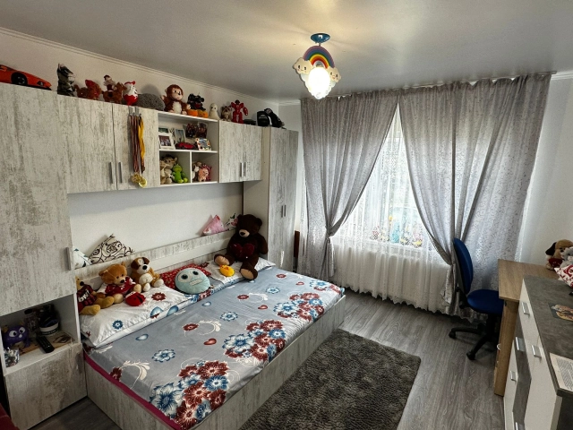 Apartament 3 camere - Tomesti