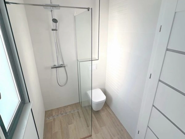 Apartament 4 camere - Miroslava