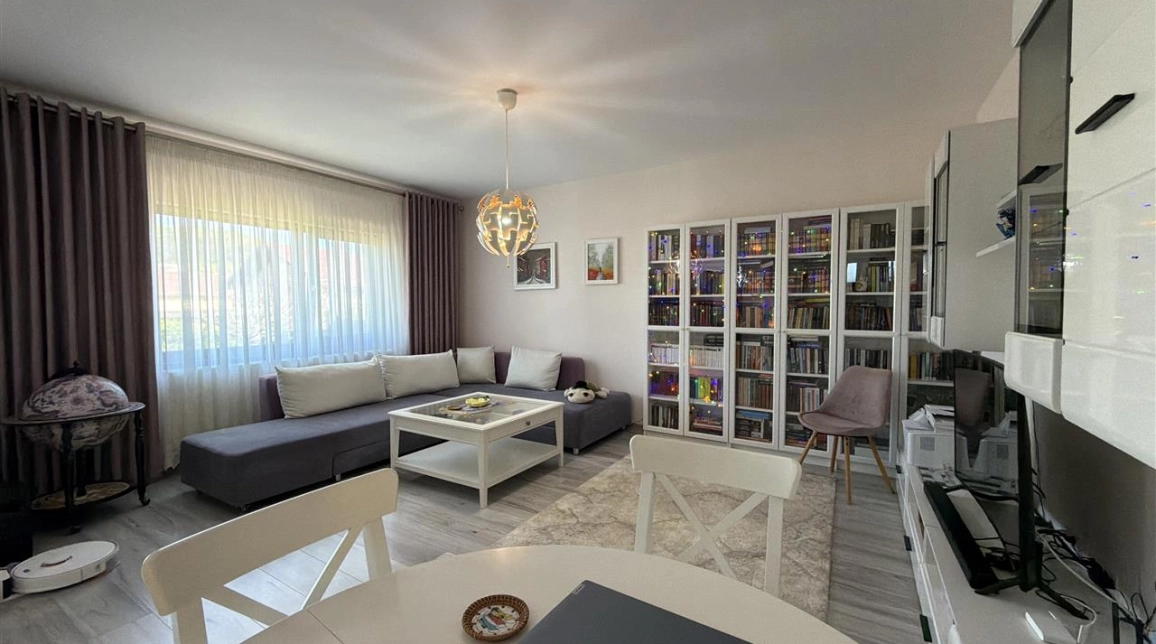Oferta 3 camere, 94 mp, de vanzare casa in zona Tomesti,  inainte de biserica imagine 1