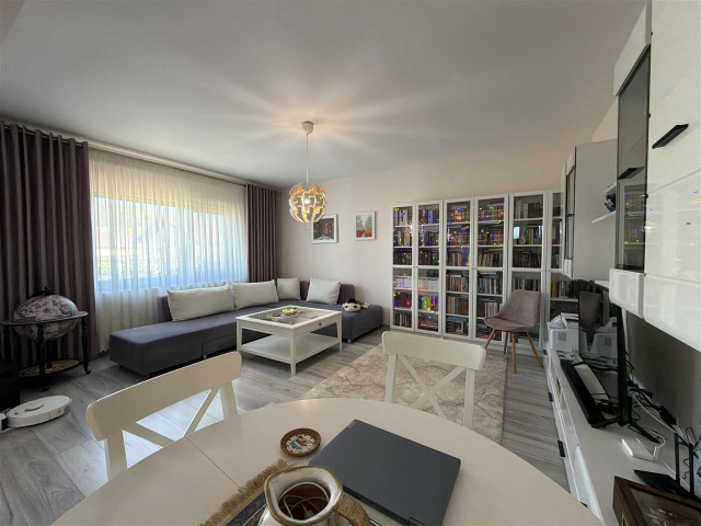 3 camere,  94mp, de vanzare vila in zona Tomesti,  (inainte de biserica) 162318