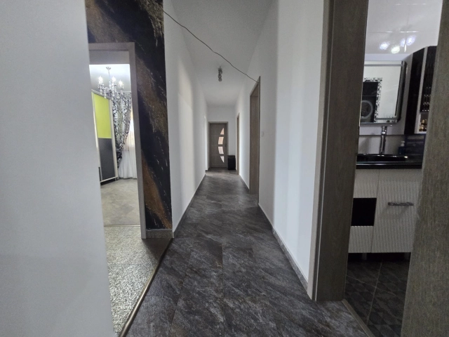 Apartament 5 camere - Visani