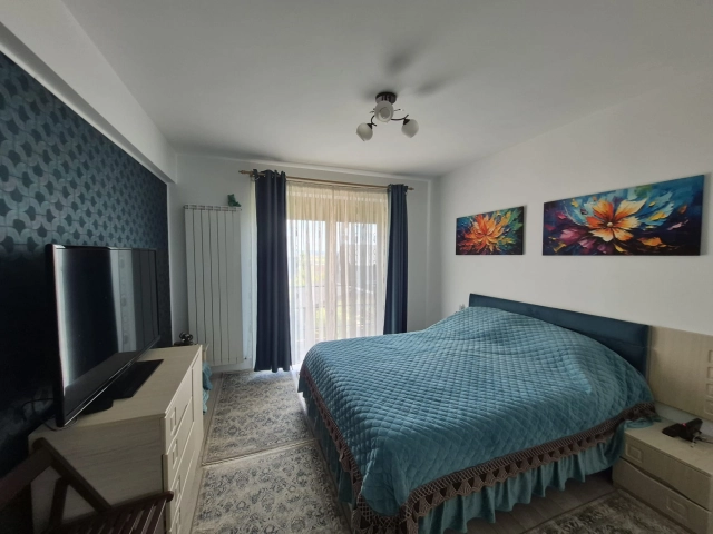 Apartament 4 camere - Miroslava