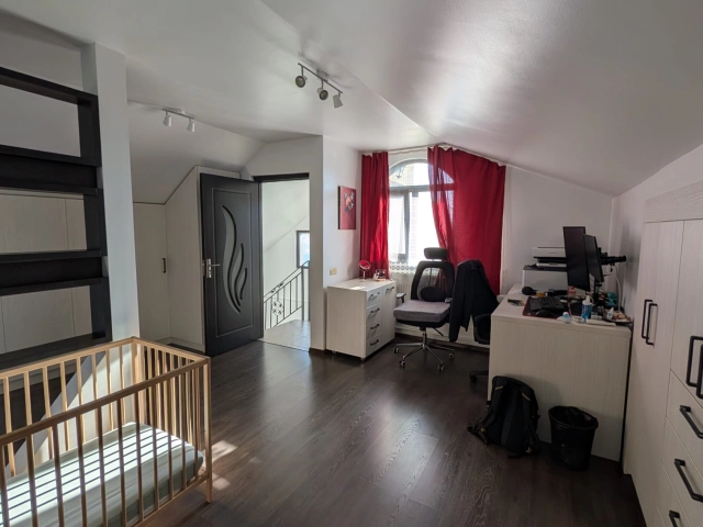 Apartament 4 camere - Lunca Cetatuii