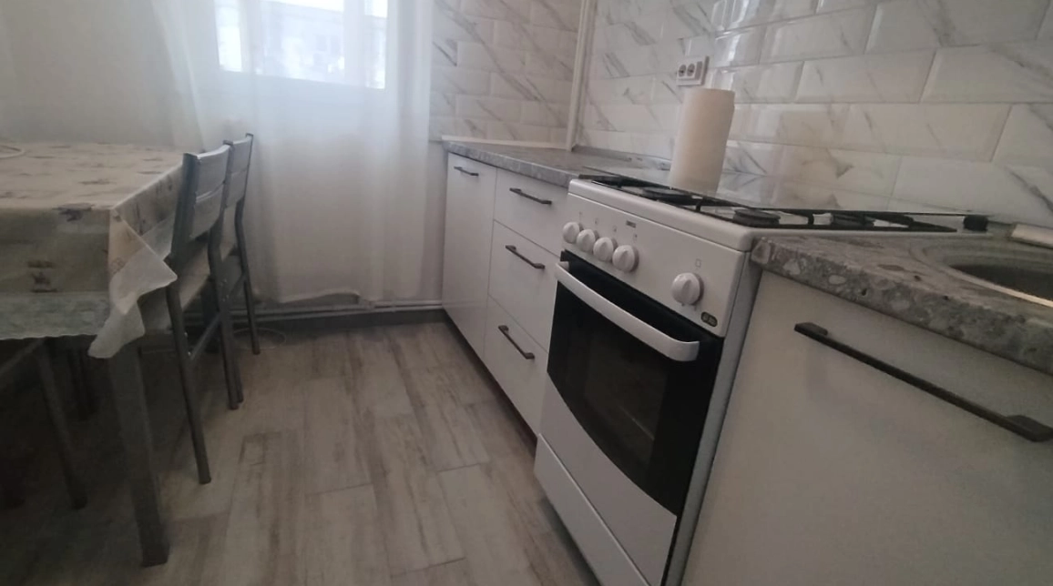 Oferta Apartament, 2 camere decomandat, 55 mp, Podul de Fier, de inchiriat,  Mega Image imagine 5