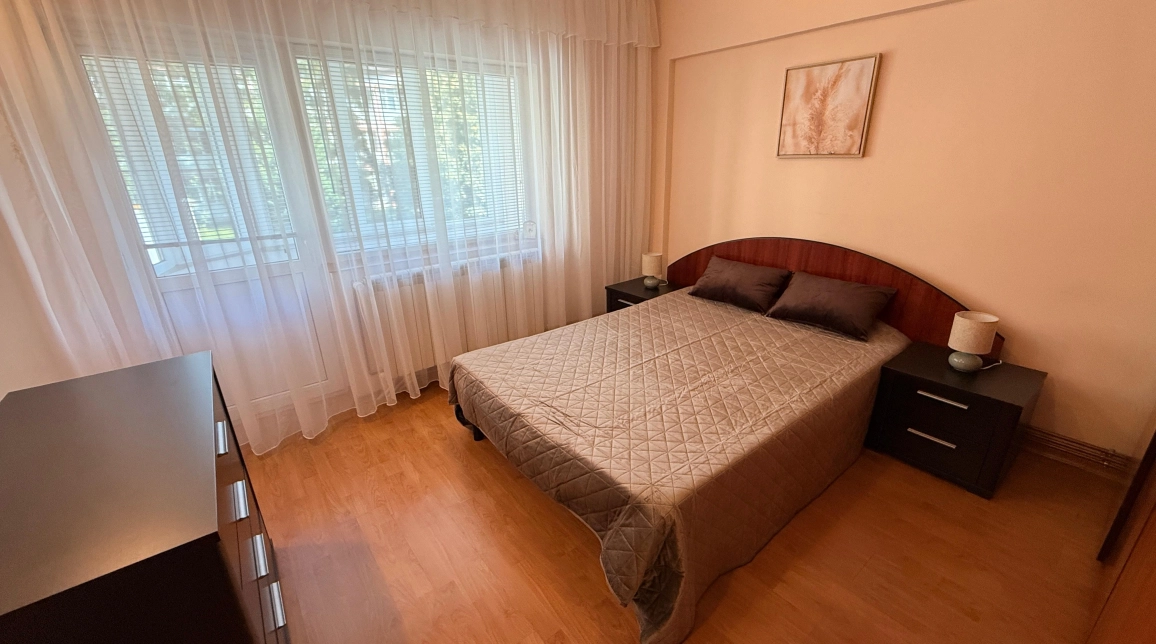 Oferta Apartament de inchiriat, 4 camere, decomandat, 100 mp, Pacurari,  Moara de Foc imagine 1