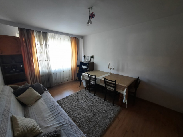 4 camere,  decomandat,  75 mp, de vanzare apartament in zona Central,  (Petrodava) 147483