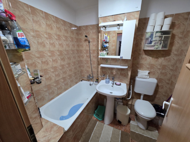 2 camere,  decomandat,  54 mp, de vanzare apartament in zona Dacia,  (Scoala 26) 162158