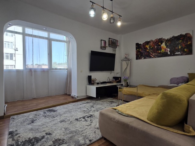 2 camere,  decomandat,  40 mp, de vanzare apartament in zona Pacurari,  (POSTA) 163043