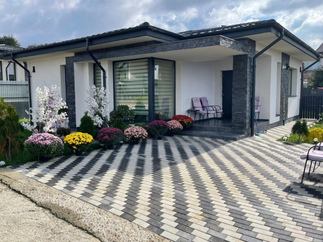 Apartament 4 camere - Visani
