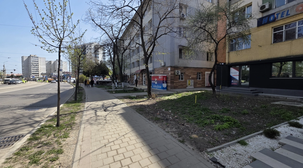 Oferta Spatiu comercial de inchiriat Podu Ros - Piata Nicolina  97mp  imagine 1