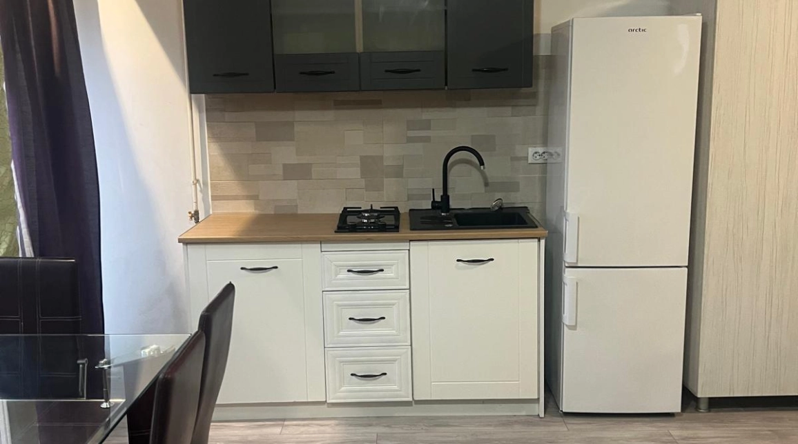 Oferta Apartament de inchiriat, 1 camera, semidecomandat, 40 mp, Podu Ros,  Complex Avram Iancu imagine 1