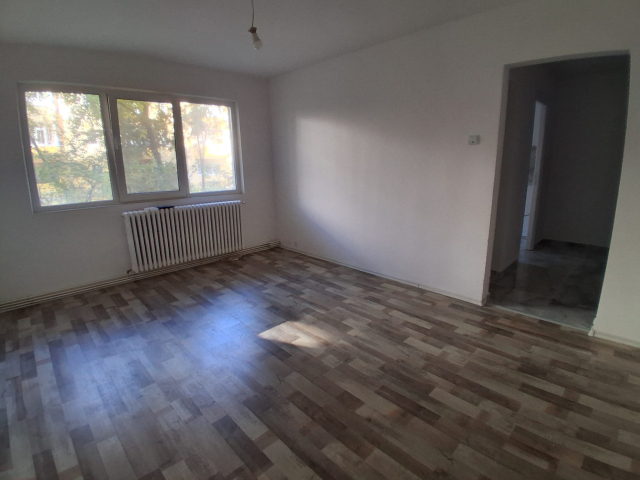 Podu Ros apartament  50 mp, 2 camere,  semidecomandat, de vanzare,  (Scoala Titu Maiorescu) 161779