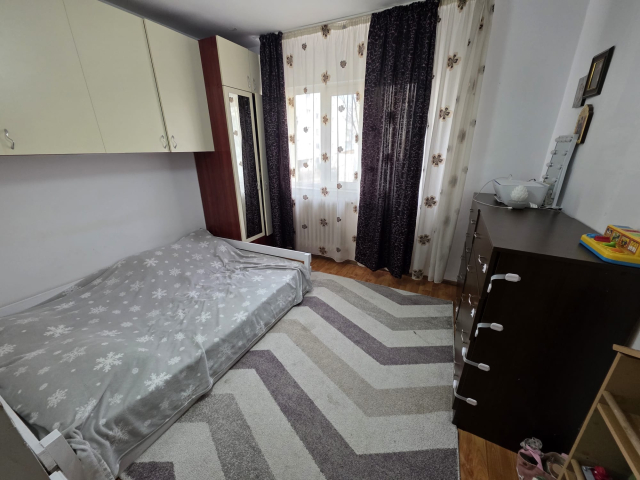 2 camere,  decomandat,  54 mp, de vanzare apartament in zona Dacia,  (Scoala 26) 162158