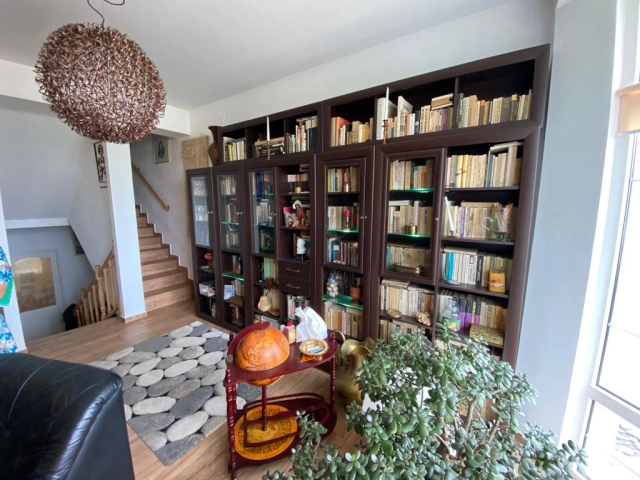 Apartament 4 camere - Bucium