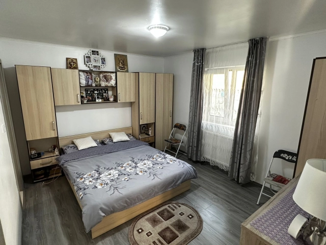 Apartament 3 camere - Tomesti