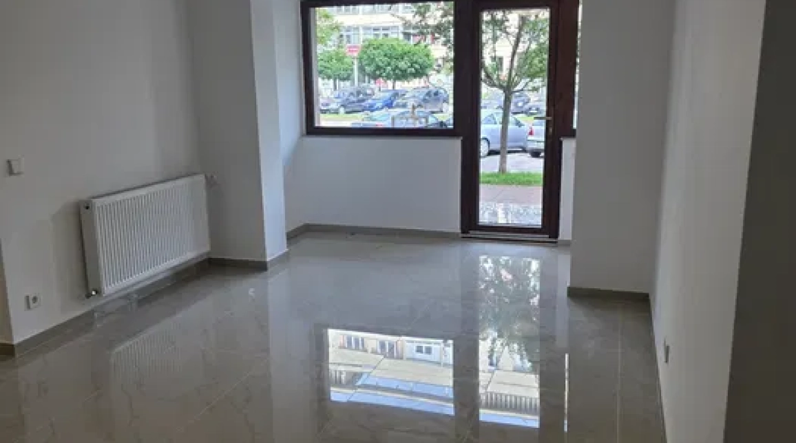 Oferta Spatiu comercial de inchiriat Calea Romanului Poparlan 55mp  imagine 2