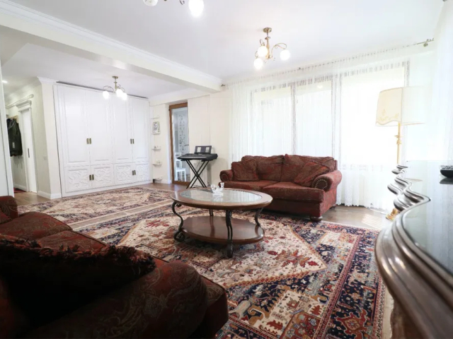 Apartament de inchiriat, 3 camere,  decomandat,  120 mp, Centru,  (Palas) 162045