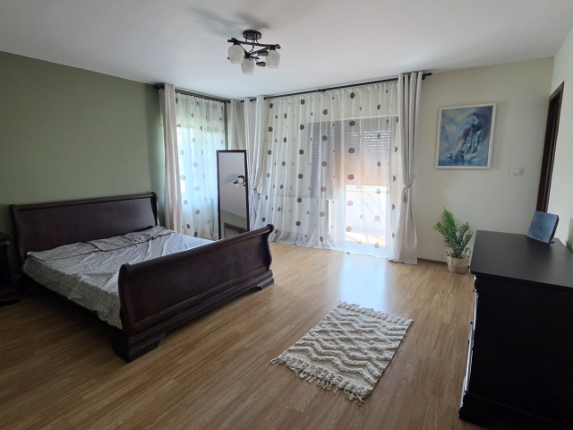 Tatarasi apartament  200 mp, 4 camere,  , de inchiriat,  (Cartier Aviatie) 163314