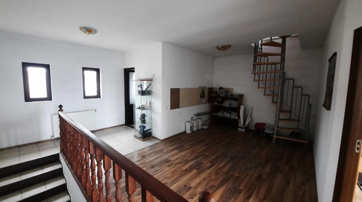 Oferta Apartament, 2 camere semidecomandat, 85 mp, Roznov, de vanzare,  Consiliul Local Roznov (CLRZ) imagine 2