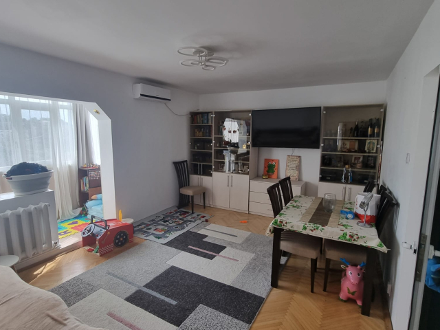 Apartament de vanzare, 3 camere,  decomandat,  80 mp, Nicolina,  (B.dul Poitiers -Continental) 160165