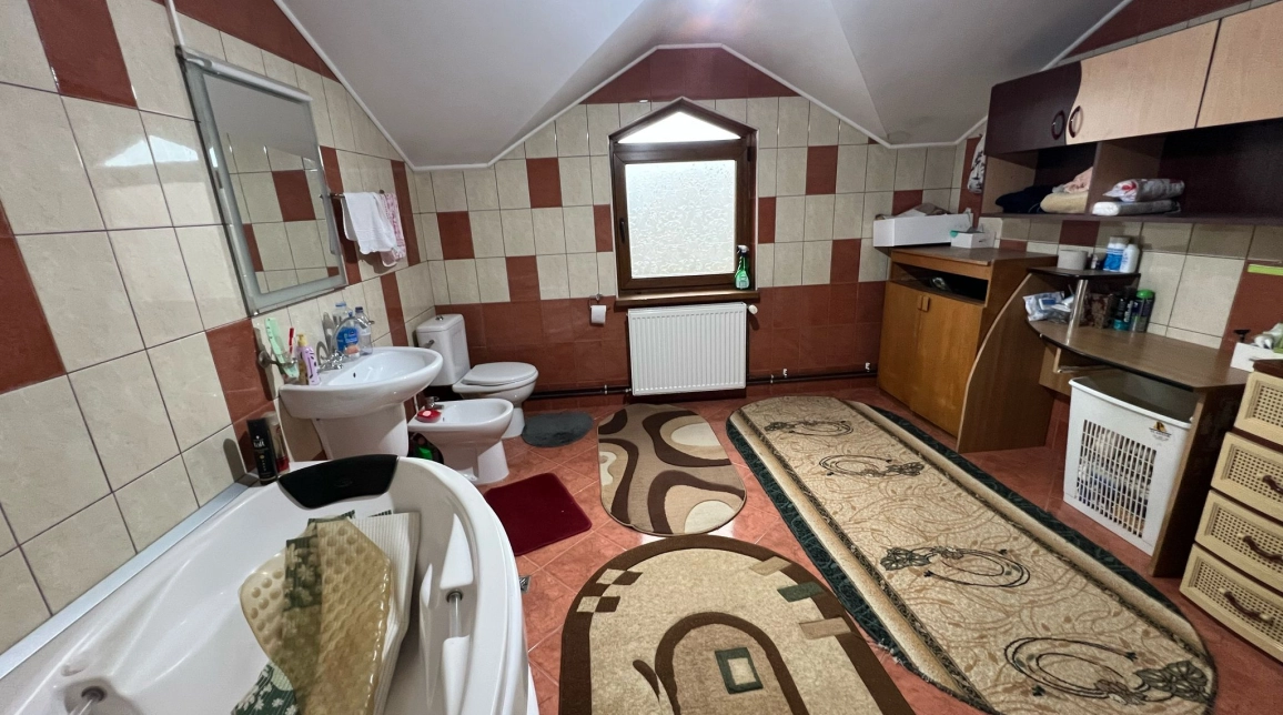 Oferta Valea Ursului casa 200 mp, 4 camere, de vanzare,  dupa Rond imagine 1