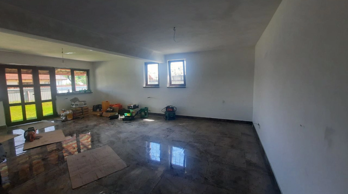 Oferta Casa, 6 camere , 270 mp, Roznov, de vanzare,   imagine 4