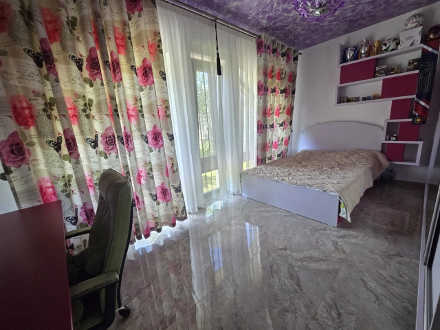 Apartament 5 camere - Visani