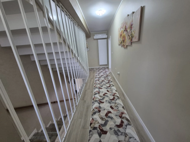 Apartament 4 camere - Miroslava