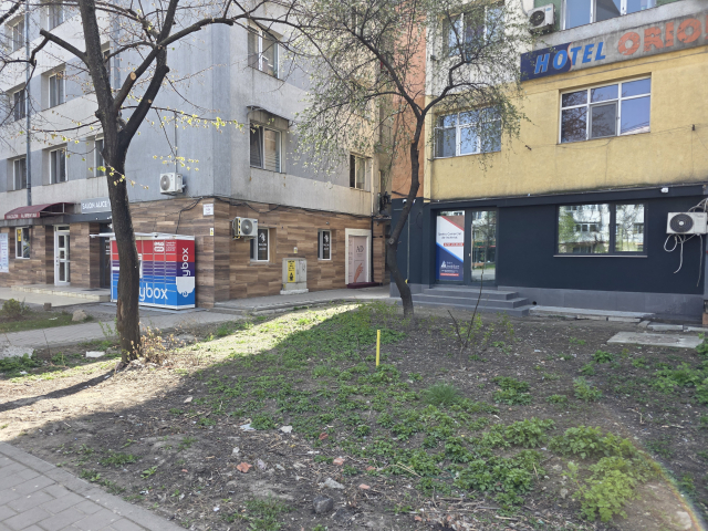 Spatiu comercial Podu Ros - Piata Nicolina  97mp  162144