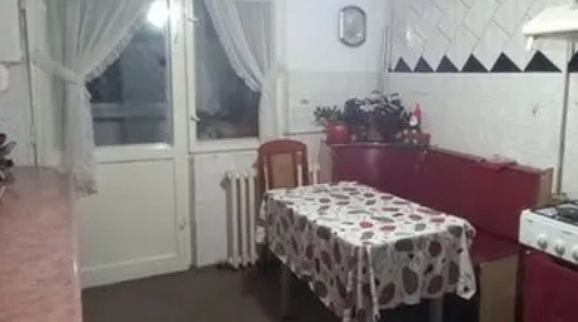 Oferta 5 camere, decomandat, 104 mp, de vanzare apartament in zona Central imagine 3