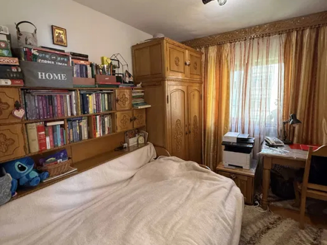 De vanzare apartament, 3 camere,  decomandat,  69 mp, Calea Romanului,   162517