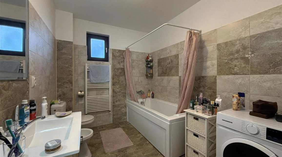 Oferta 3 camere, 94 mp, de vanzare casa in zona Tomesti,  inainte de biserica imagine 11