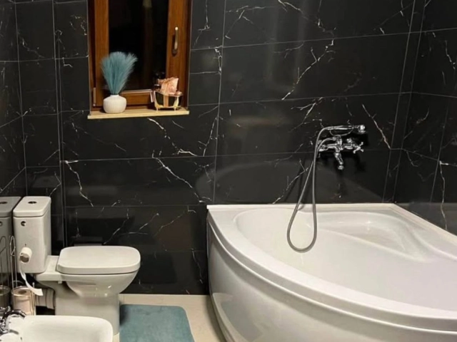 Apartament 5 camere - Miroslava