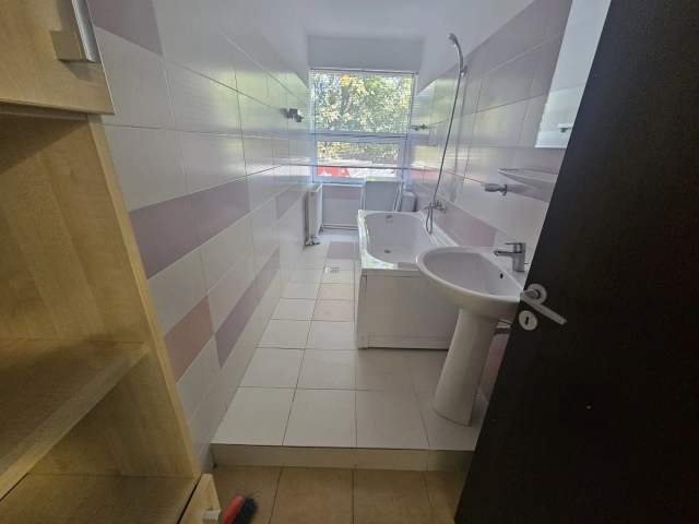 Apartament 5 camere - Podul de Fier