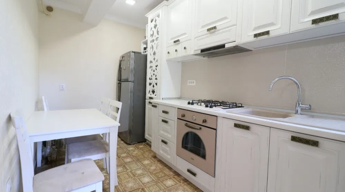 Oferta Apartament de inchiriat, 3 camere, decomandat, 120 mp, Centru,  Palas imagine 5