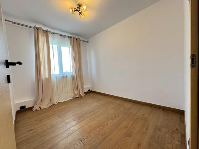 4 camere,  semidecomandat,  65 mp, de vanzare apartament in zona Mircea cel Batran,   163053
